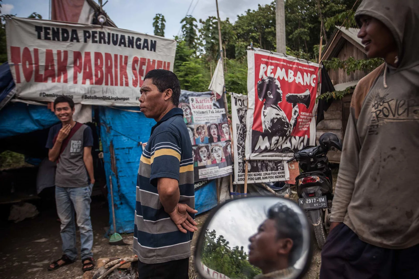 Standing for Kendeng